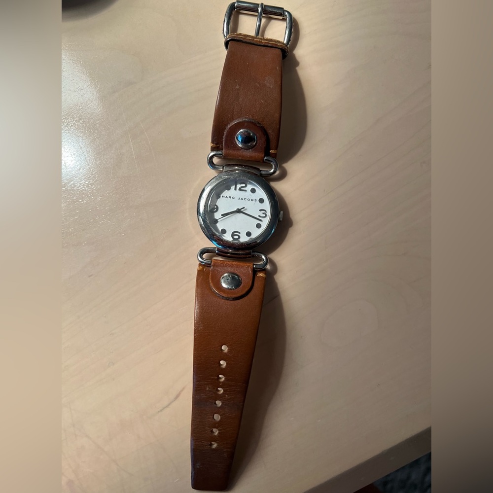 Marc Jacobs Circle Leather Watch